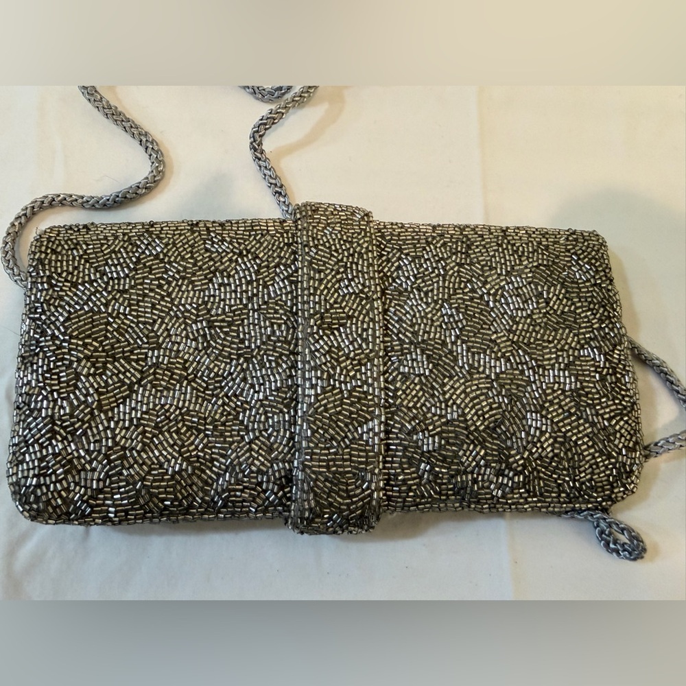 NWOT Silver Sequin Women’s Evening Bag - Valerie Stevens brand. - Picture 5 of 10